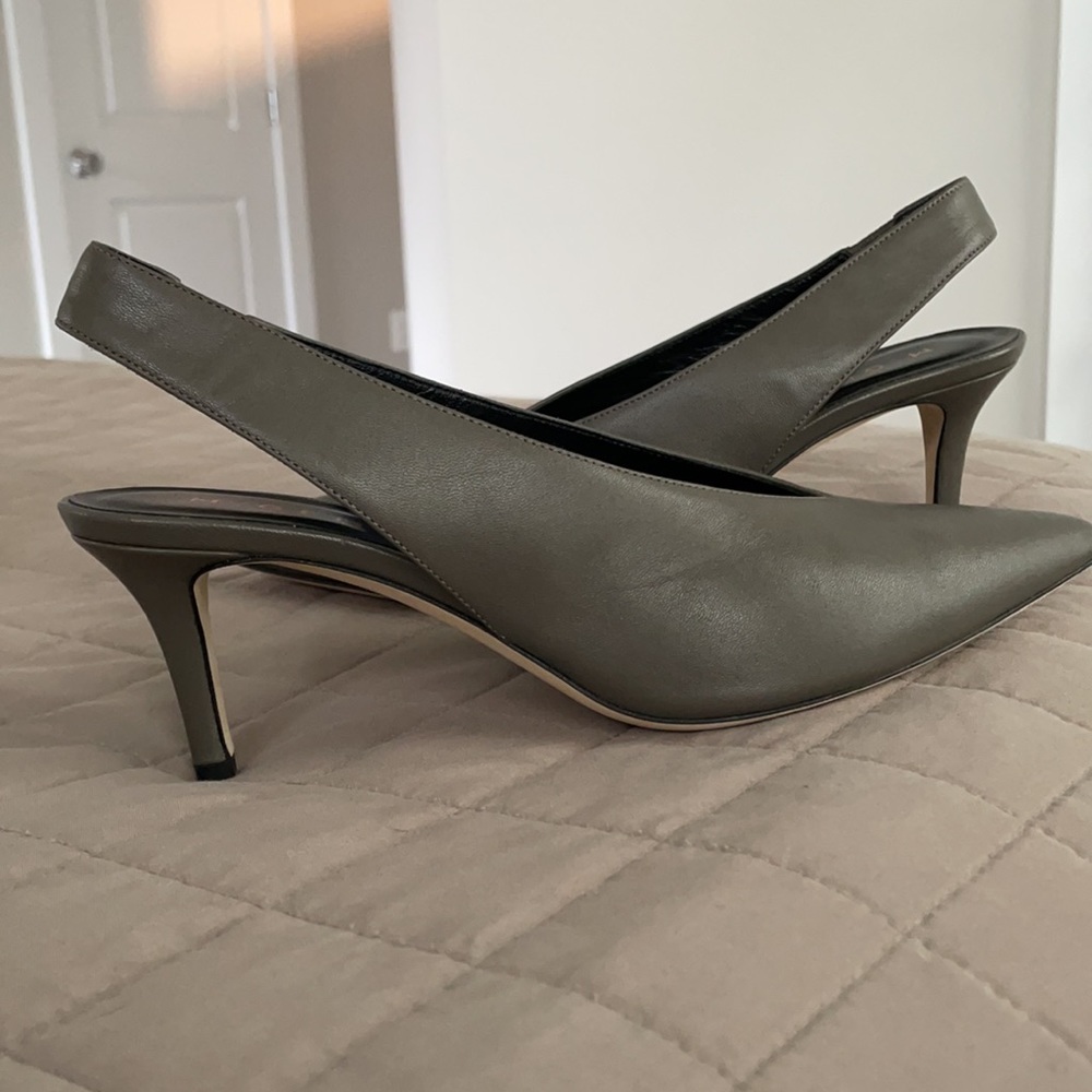 New and never worn M.Gemi pumps